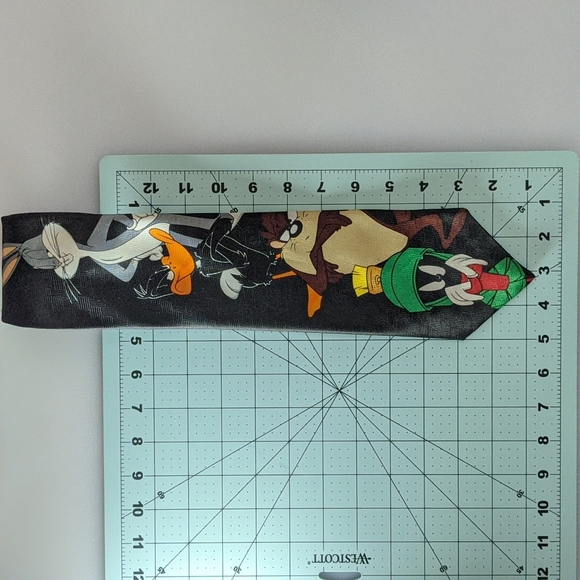 VTG LOONEY TUNES Tie Bugs Bunny Daffy Duck Tasmanian Devil Marvin the Martian - Picture 6 of 6